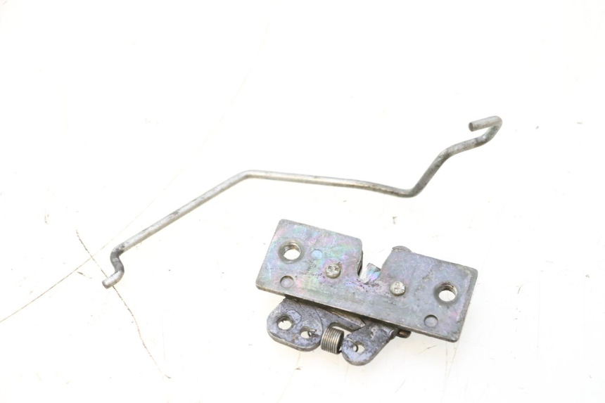 photo de SERRATURA SELLA PEUGEOT TREKKER 50 (1995 - 2004) - Zoom sullo stato d'uso