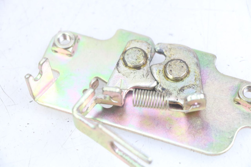 photo de SERRATURA SELLA PEUGEOT TWEET 125 (2018 - 2021) - Dettaglio del componente