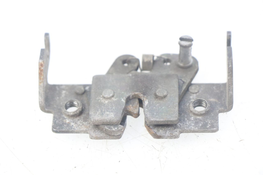 photo de SERRATURA SELLA SUZUKI UH BURGMAN 125 (2002 - 2006) - Dettaglio del componente