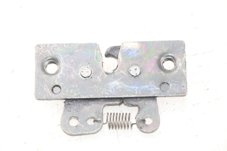 photo de Serratura sella PEUGEOT VIVACITY 100 (1999 - 2008) - Dettaglio del componente