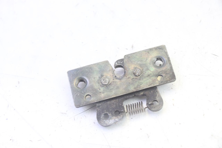 photo de Serratura sella PEUGEOT VIVACITY 100 (1999 - 2008) - Altra angolazione