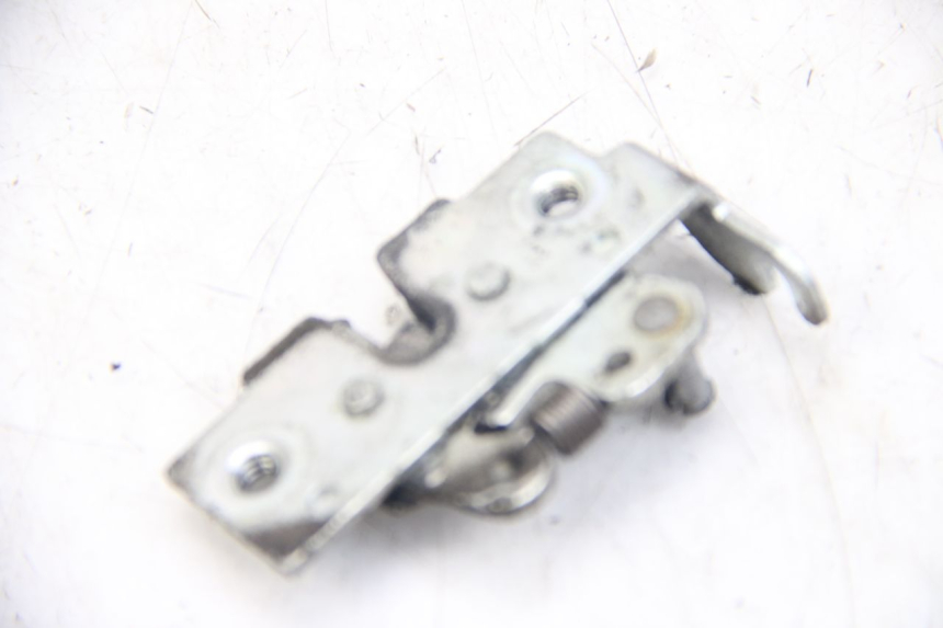 photo de SERRATURA SELLA YAMAHA XMAX X-MAX 125 (2006 - 2009) - Zoom sullo stato d'uso