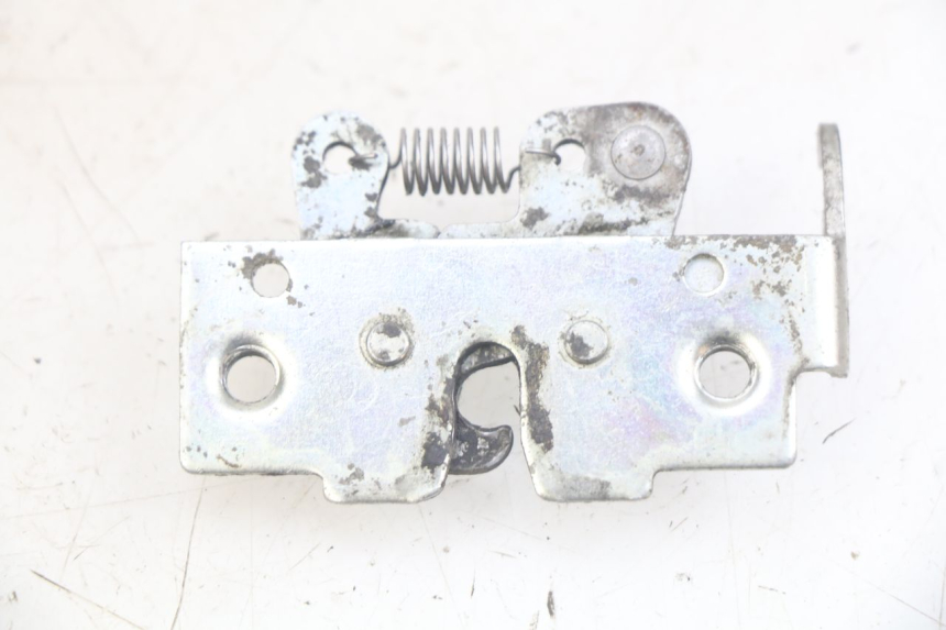 photo de SERRATURA SELLA YAMAHA XMAX X-MAX 125 (2006 - 2009) - Dettaglio del componente