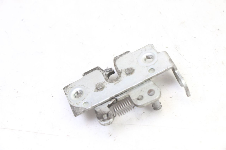 photo de SERRATURA SELLA YAMAHA XMAX X-MAX 125 (2006 - 2009) - Altra angolazione