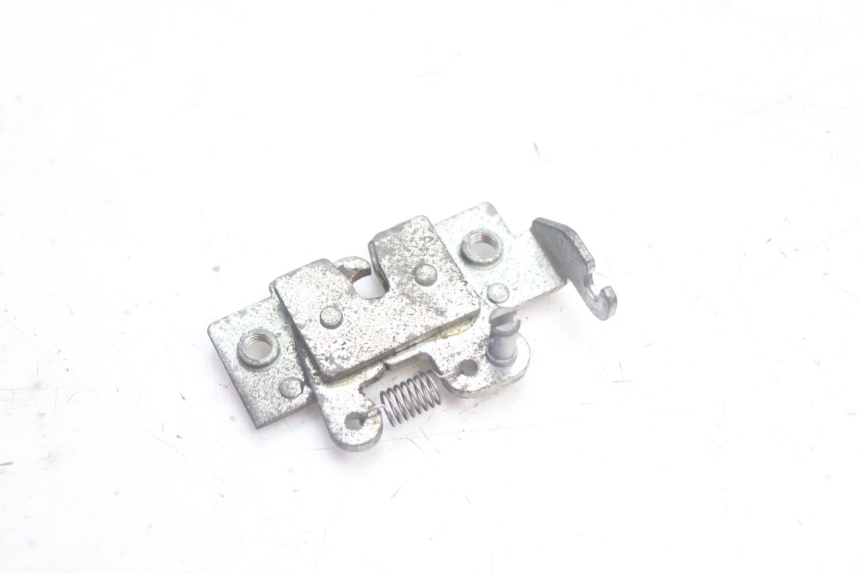 photo de SERRATURA SELLA YAMAHA XMAX X-MAX 125 (2006 - 2009) - Dettaglio del componente