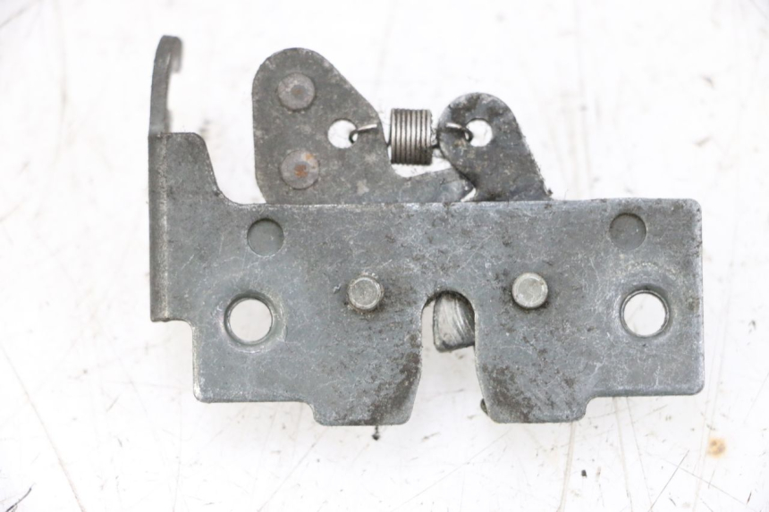 photo de SERRATURA SELLA PIAGGIO X8 125 (2004 - 2007) - Dettaglio del componente