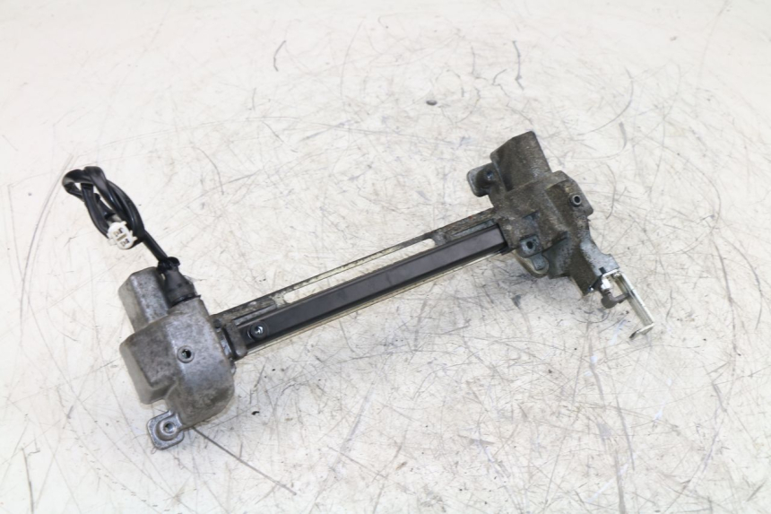 photo de Serratura sella YAMAHA YP MAJESTY ABS 400 (2007 - 2009) - Dettaglio del componente