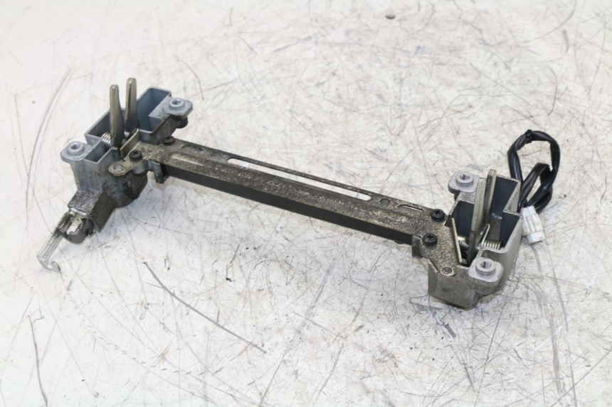 photo de Serratura sella YAMAHA YP MAJESTY ABS 400 (2007 - 2009) - Altra angolazione