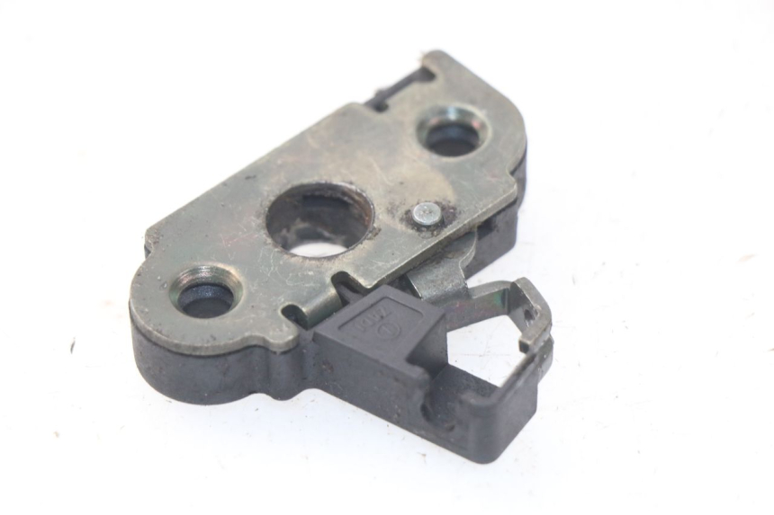 photo de SERRATURA SELLA YAMAHA YP MAJESTY 125 (1998 - 2001) - Dettaglio del componente