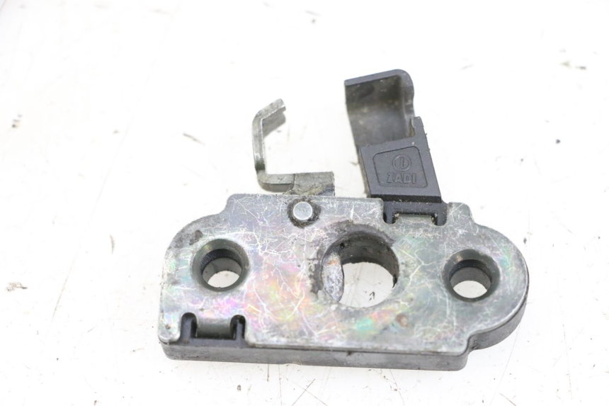 photo de SERRATURA SELLA YAMAHA YP MAJESTY 125 (2002 - 2006) - Dettaglio del componente