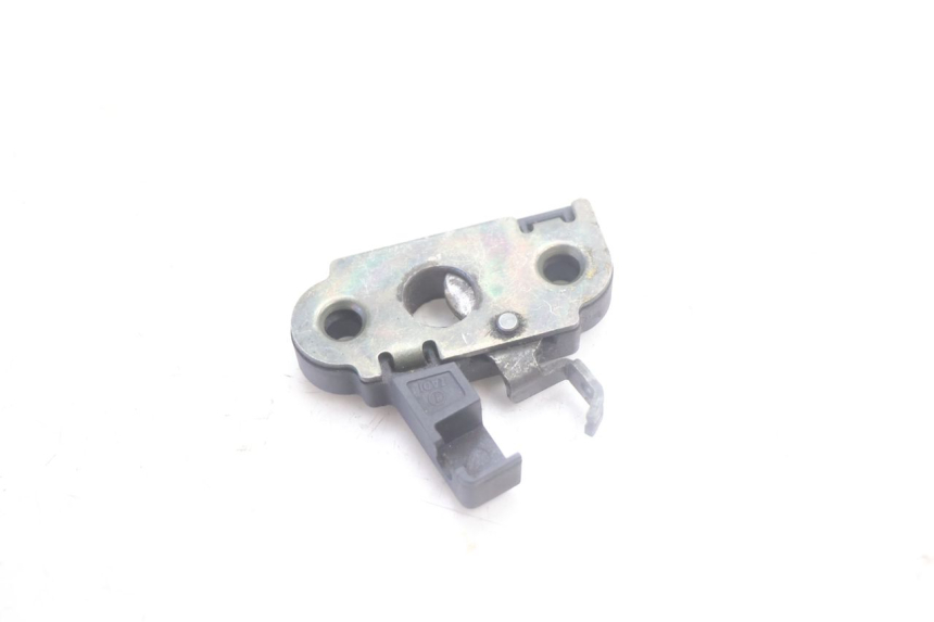 photo de SERRATURA SELLA YAMAHA YP MAJESTY 125 (2002 - 2006) - Dettaglio del componente