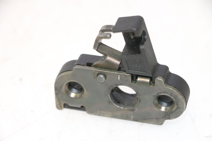 photo de SERRATURA SELLA YAMAHA YP MAJESTY 125 (1998 - 2001) - Dettaglio del componente