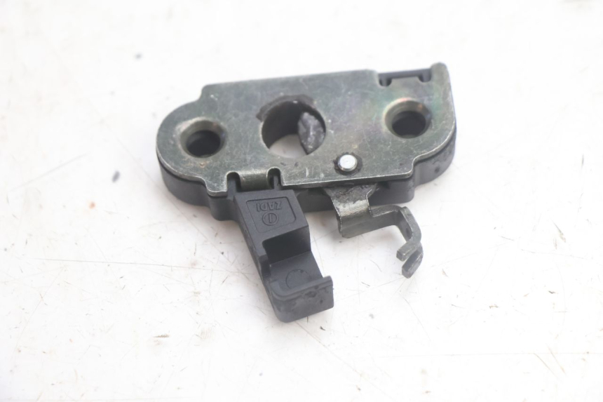 photo de SERRATURA SELLA YAMAHA YP MAJESTY 125 (2002 - 2006) - Dettaglio del componente