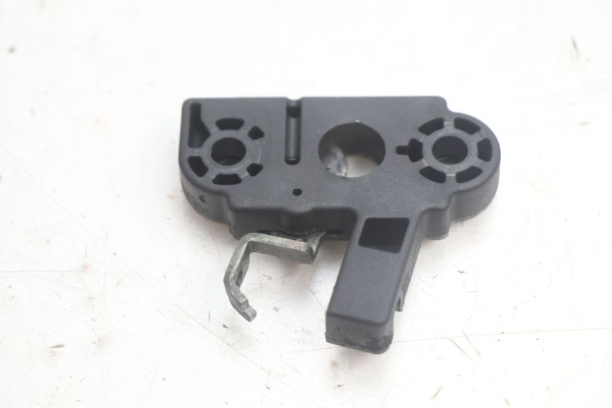 photo de SERRATURA SELLA YAMAHA YP MAJESTY 125 (2002 - 2006) - Altra angolazione
