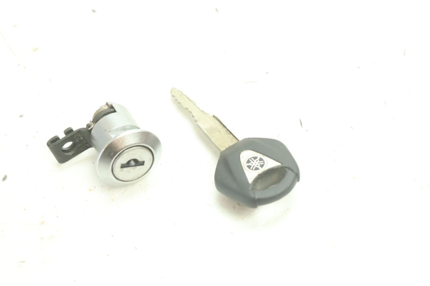 photo de SERRATURA SELLA YAMAHA YZF R6 600 (2008 - 2009) - Dettaglio del componente