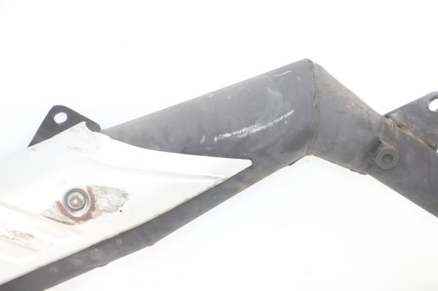 photo de SILENZIATORE HONDA XLV VARADERO 125 (2000 - 2006) - Focus sulla struttura