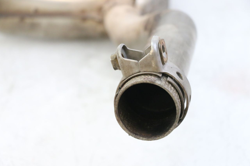 photo de SILENZIATORE YAMAHA FZ6 FAZER S2 600 (2007 - 2011) - Dettagli dei punti di fissaggio