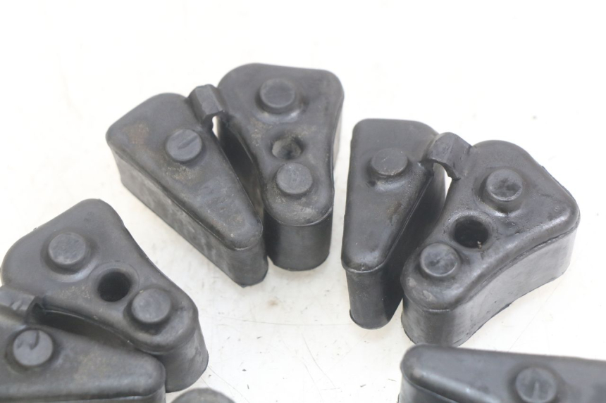 photo de SILENTBLOC CORONA HONDA CBR F SC25 1000 (1989 - 1992) - Altra angolazione