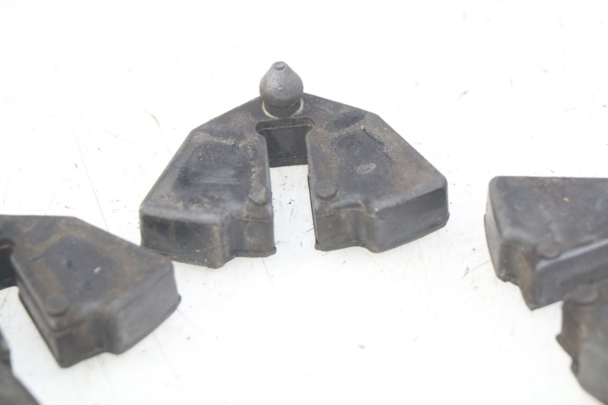 photo de SILENTBLOC CORONA SUZUKI GSX-F GSX  F 1100 (1988 - 1994) - Primo piano tecnico