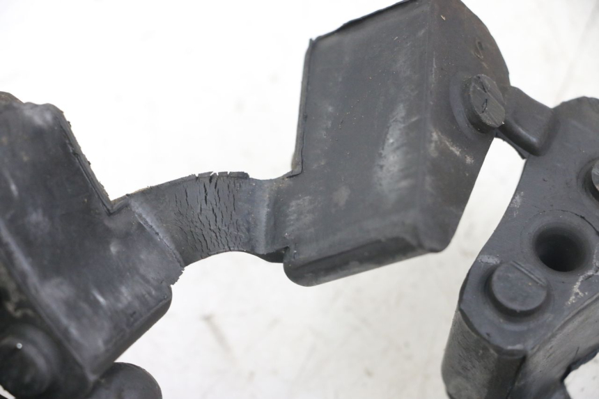 photo de SILENTBLOC CORONA TRIUMPH SPEED TRIPLE T301 900 (1994 - 1996) - Dettaglio del componente