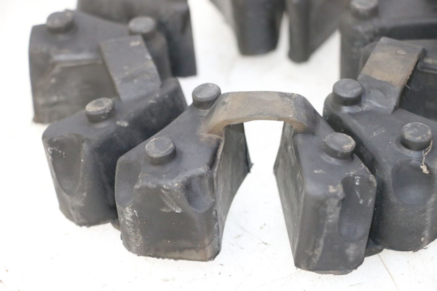 photo de CORONA SILENTBLOCK TRIUMPH SPRINT 900 (1995 - 1998) - Altra angolazione