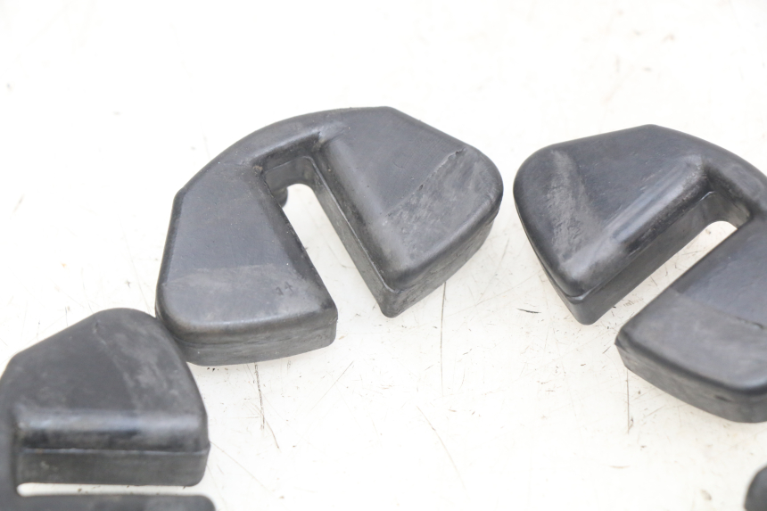 photo de SILENTBLOC CORONA SUZUKI SV N 650 (1999 - 2002) - Altra angolazione