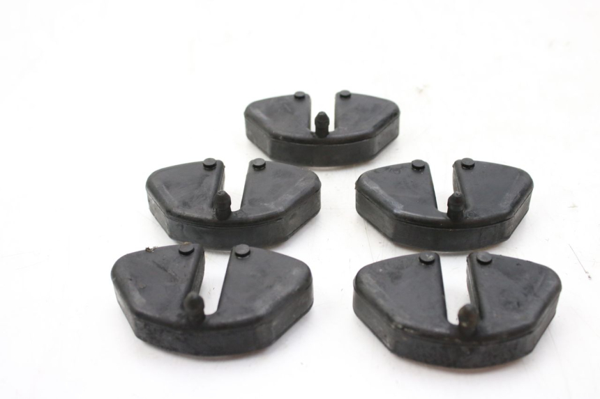 photo de SILENTBLOC CORONA SUZUKI SV S 650 (1999 - 2002) - Altra angolazione