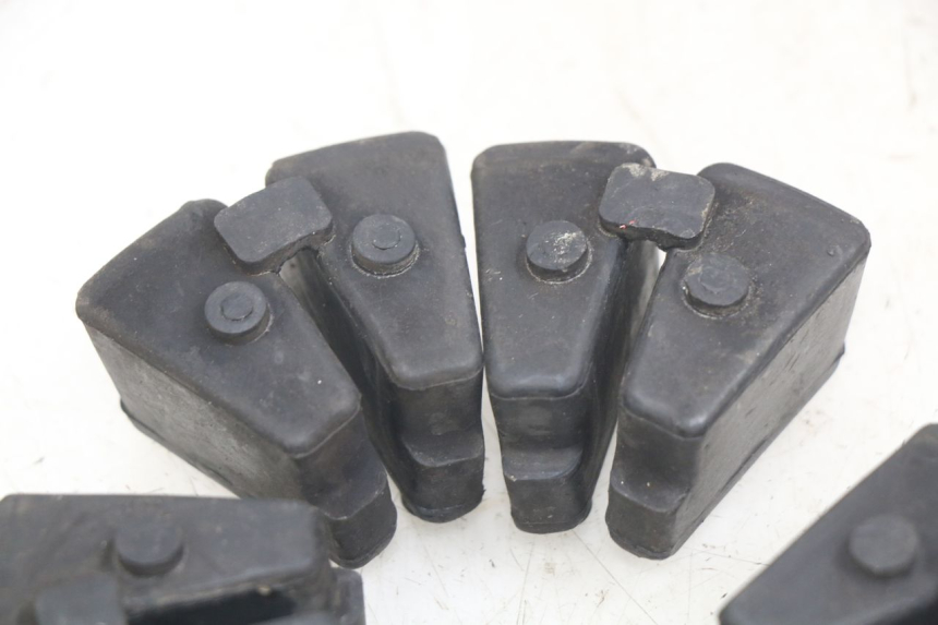 photo de SILENTBLOC CORONA YAMAHA YZF R THUNDERCAT 600 (1996 - 2003) - Zoom sullo stato d'uso