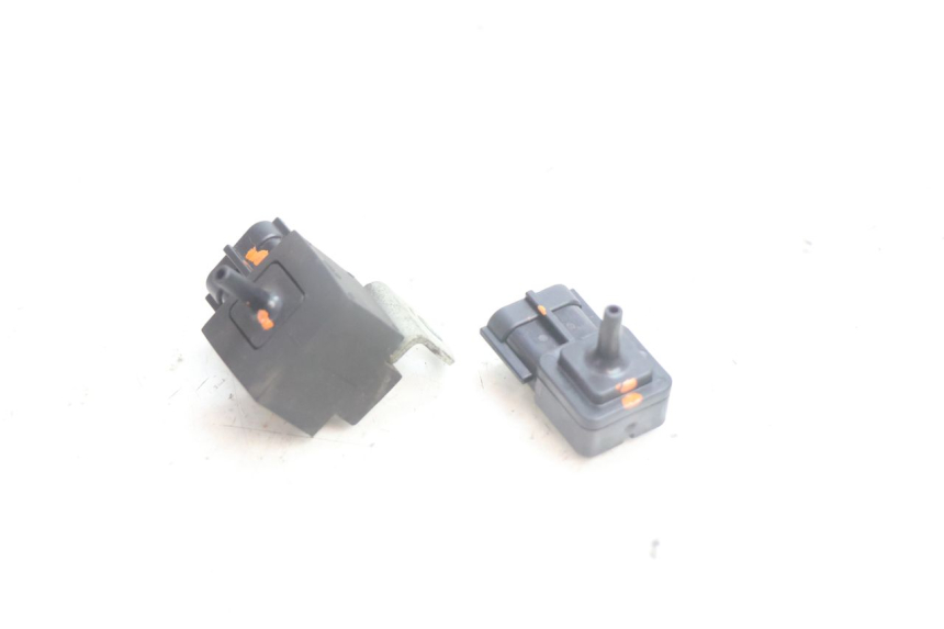 photo de SENSORE PRESSIONE ARIA SUZUKI BURGMAN EXECUTIVE ABS 650 (2006 - 2012) - Dettaglio del componente