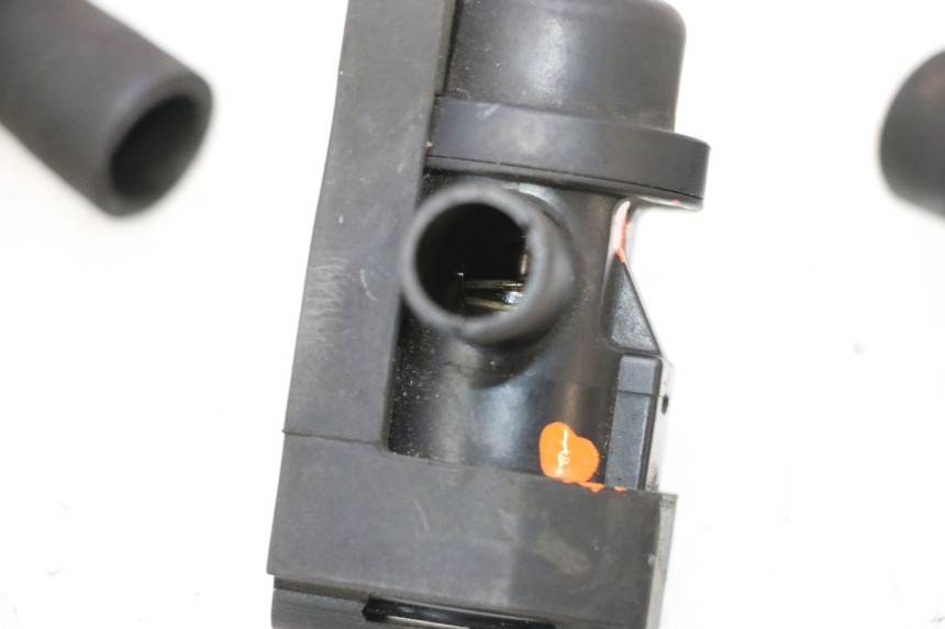 photo de SONDA PRESSIONE ARIA KAWASAKI ER-6 ER6 F ABS 650 (2012 - 2016) - Altra angolazione