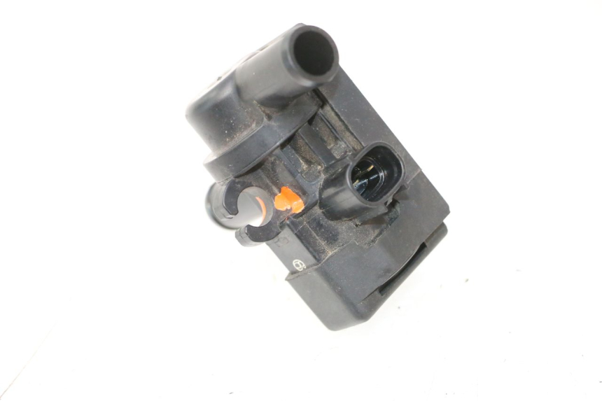 photo de SENSORE PRESSIONE ARIA KAWASAKI ER-6 ER6 N 650 (2005 - 2009) - Altra angolazione