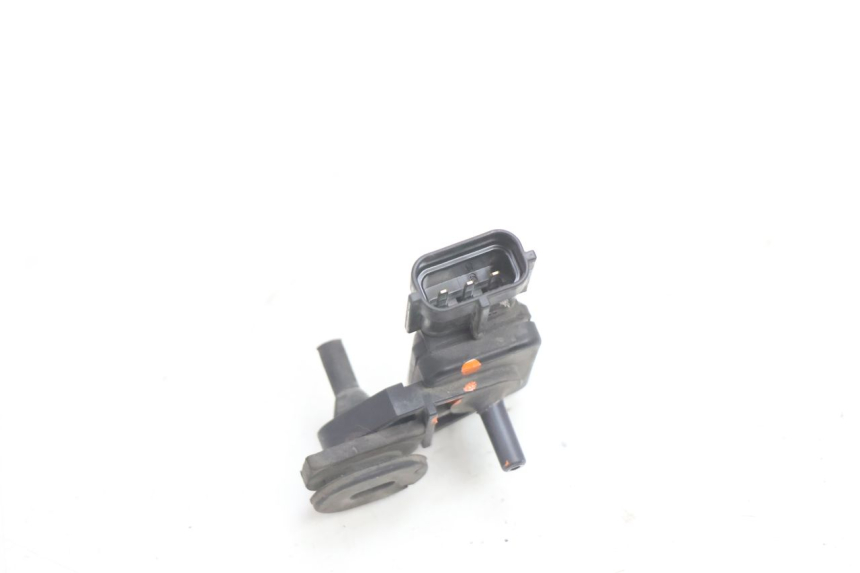 photo de SENSORE PRESSIONE ARIA KAWASAKI ER-6 ER6 N 650 (2005 - 2009) - Primo piano tecnico
