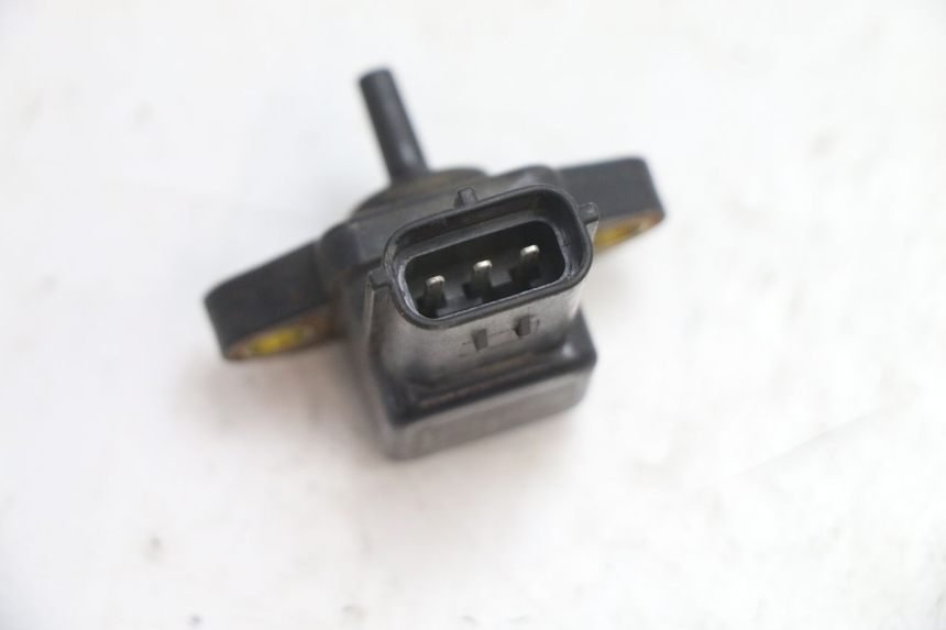 photo de SENSORE PRESSIONE ARIA YAMAHA FJR 1300 (2001 - 2005) - Altra angolazione