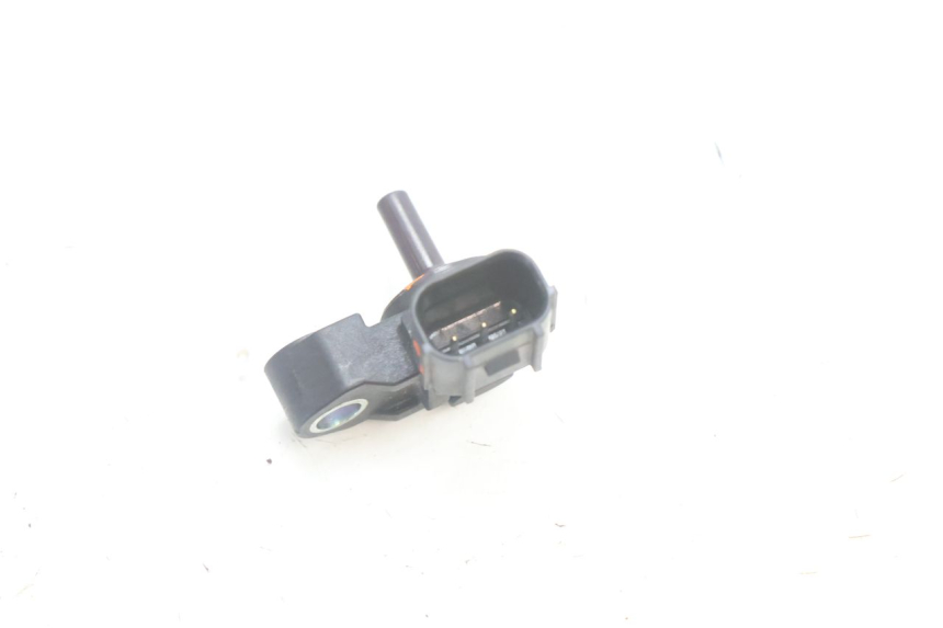 photo de SENSORE PRESSIONE ARIA YAMAHA FZ8 800 (2010 - 2016) - Primo piano tecnico