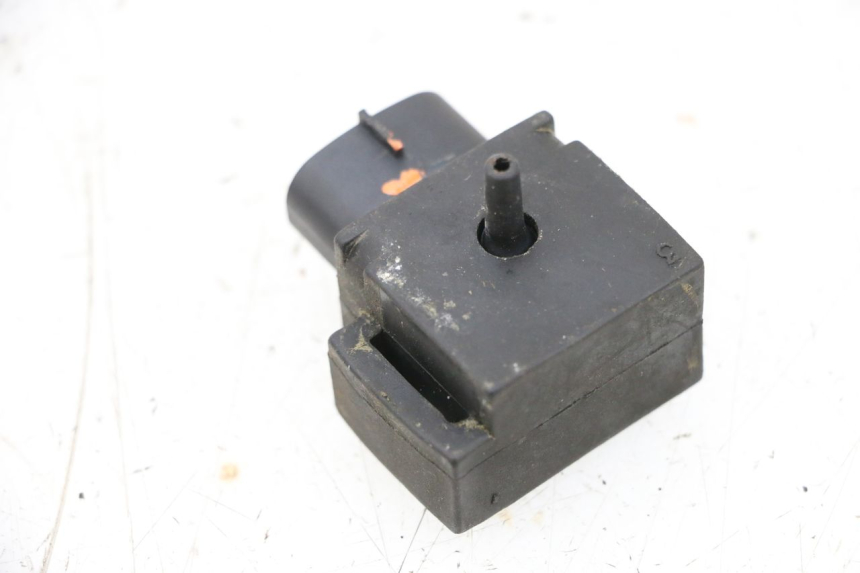 photo de SENSORE PRESSIONE ARIA SUZUKI GSXR GSX-R 1000 (2003 - 2004) - Dettaglio del componente