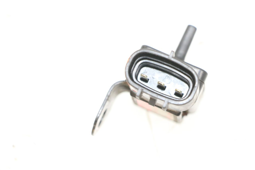 photo de SENSORE PRESSIONE ARIA SUZUKI GSXR GSX-R 1000 (2003 - 2004) - Altra angolazione