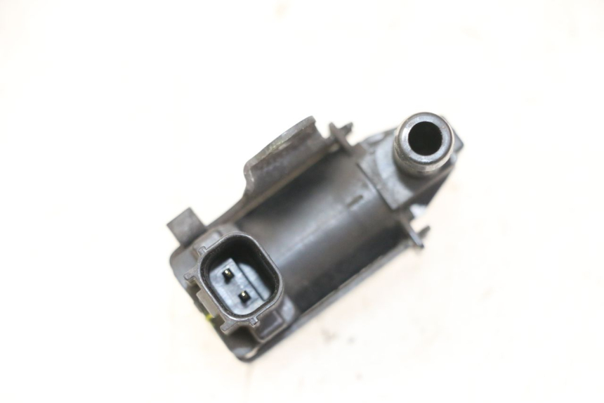 photo de SENSORE PRESSIONE ARIA HONDA FORZA 125 (2021 - 2025) - Altra angolazione