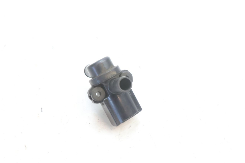 photo de SENSORE PRESSIONE ARIA PIAGGIO LIBERTY IGET 4T 50 (2021 - 2025) - Altra angolazione