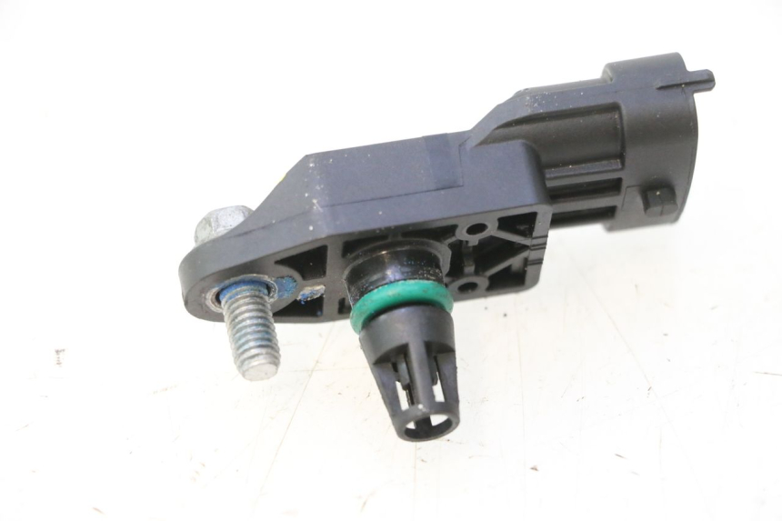 photo de SENSORE PRESSIONE ARIA PIAGGIO MP3 HPE 530 (2022 - 2026) - Altra angolazione