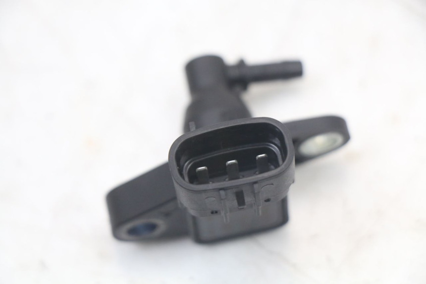 photo de SENSORE PRESSIONE ARIA ROYAL ENFIELD CONTINENTAL GT 650 (2019 - 2024) - Primo piano tecnico