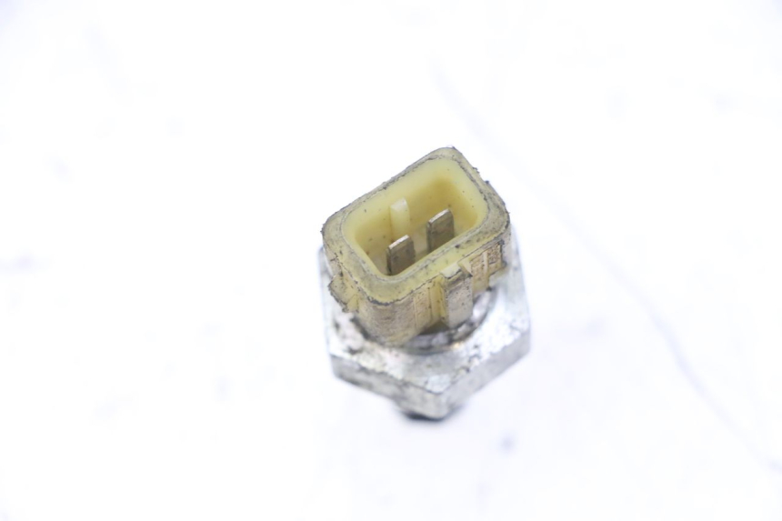 photo de SENSORE PRESSIONE ARIA PEUGEOT SATELIS COMPRESSOR K15 125 (2006 - 2009) - Altra angolazione