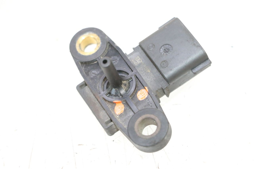 photo de SENSORE PRESSIONE ARIA PEUGEOT SATELIS COMPRESSOR K15 125 (2006 - 2009) - Altra angolazione
