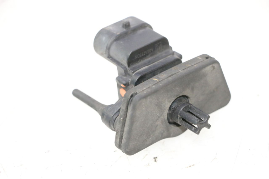 photo de SENSORE PRESSIONE ARIA DUCATI SS IE DS CARENEE 1000 (2002 - 2006) - Altra angolazione