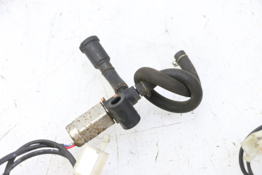 photo de SONDA PRESSIONE ARIA PEUGEOT TWEET 4T 50 (2018 - 2022) - Stato della superficie e materiale