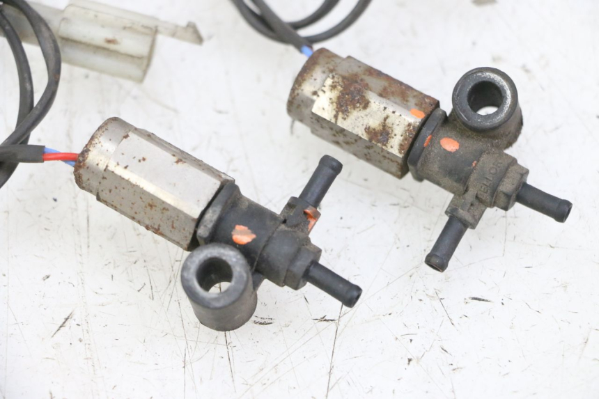 photo de SENSORE PRESSIONE ARIA PEUGEOT TWEET PRO CARGO 50 (2018 - 2022) - Zoom sullo stato d'uso