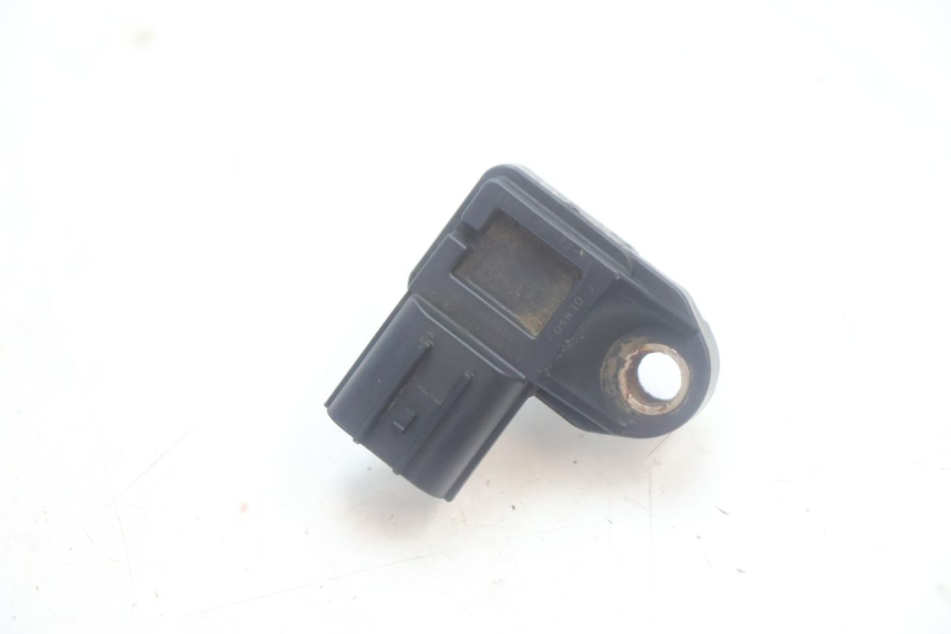 photo de SENSORE PRESSIONE ARIA HONDA XLV VARADERO 125 (2007 - 2012) - Altra angolazione