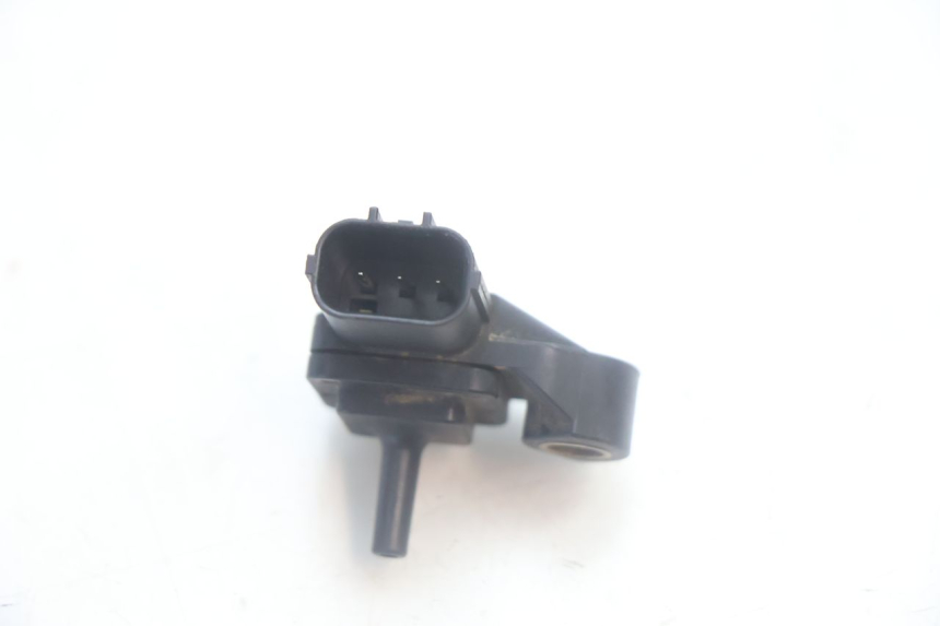 photo de SENSORE PRESSIONE ARIA HONDA XLV VARADERO 125 (2007 - 2012) - Primo piano tecnico