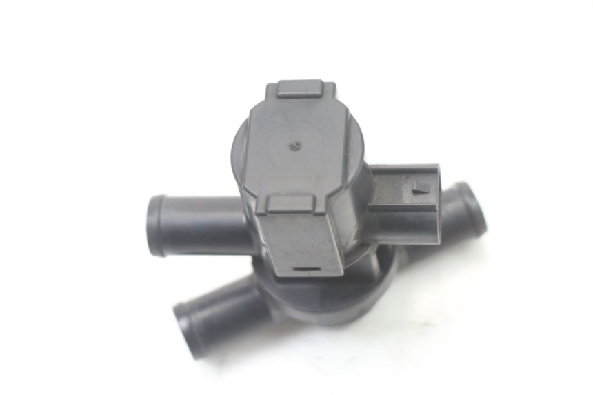 photo de SENSORE PRESSIONE ARIA YAMAHA XJ6 600 (2008 - 2016) - Primo piano tecnico