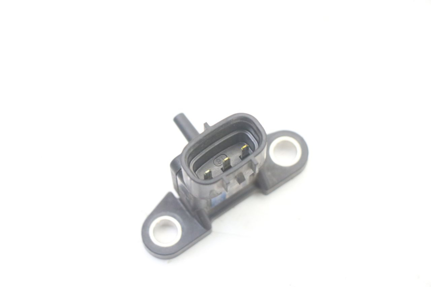 photo de Sensore pressione aria YAMAHA YP X-MAX XMAX 400 (2014 - 2017) - Primo piano tecnico