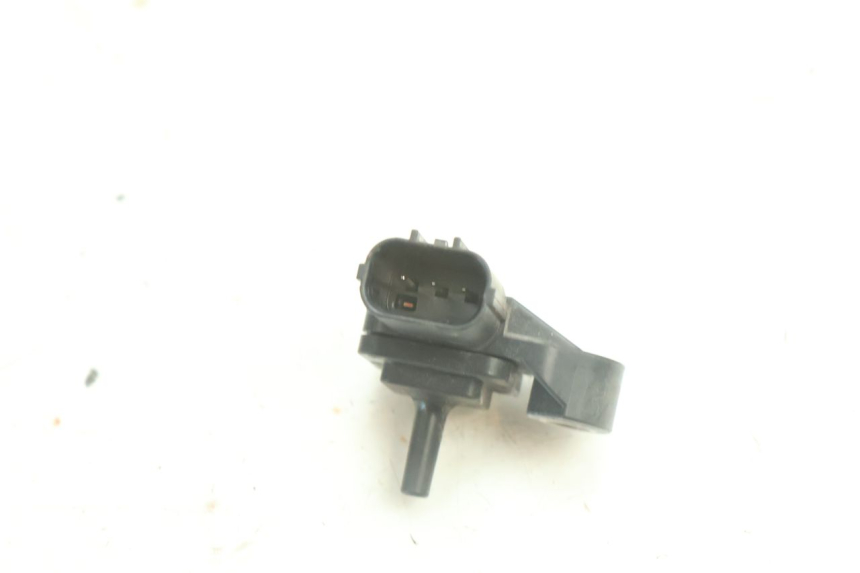 photo de SENSORE PRESSIONE ARIA YAMAHA YZF R6 600 (2008 - 2009) - Primo piano tecnico
